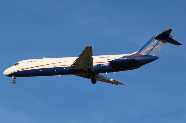 McDonnell Douglas DC-9-30 (N327US)