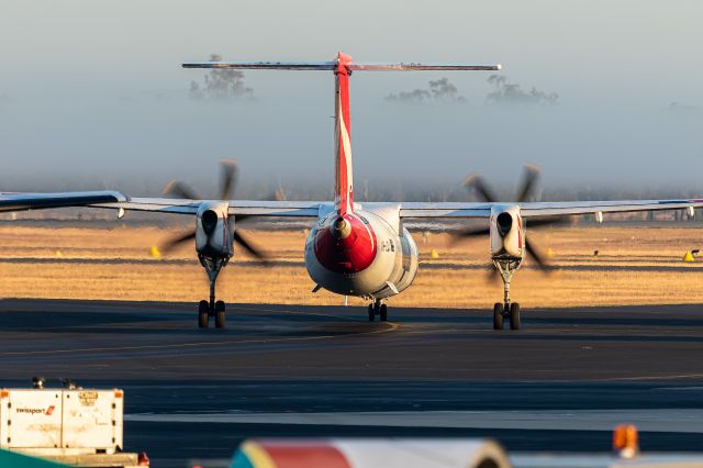 de Havilland Dash 8-400 (VH-LQJ)