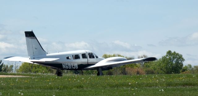 Piper Seneca (N697JB) - Shown here is a 1976 Piper PA-34-200T Seneca in the Spring of 2023.