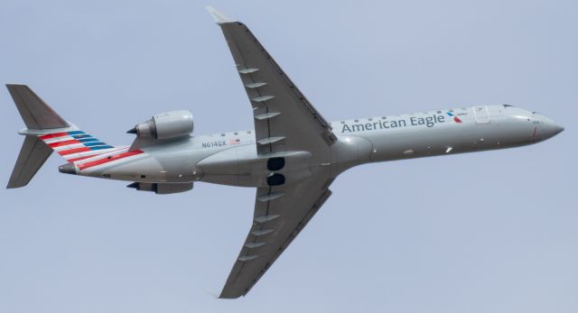 Canadair Regional Jet CRJ-700 (N614QX)