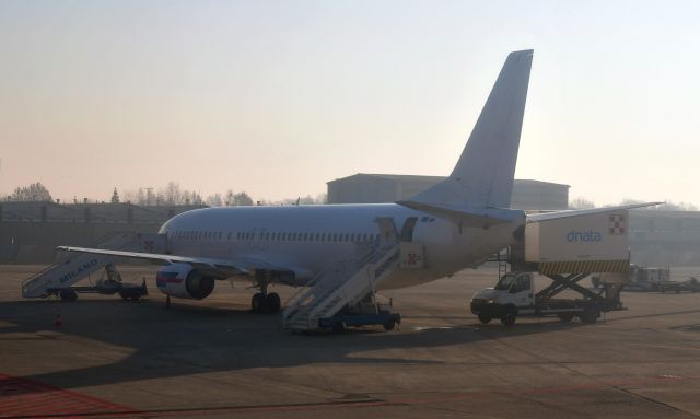 BOEING 737-400 (OM-GTB) - Go2Sky Boeing 737-49R OM-GTB in Milan Linate 