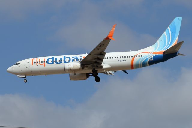 Boeing 737-800 (A6-FEV) - 28/05/2025:br /Flight DXB > TLV, final to runway 21.