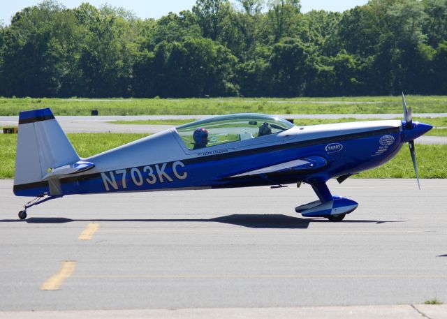 EXTRA EA-300 (N703KC) - At Downtown Shreveport.