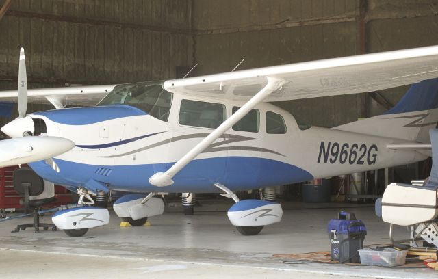 Cessna 206 Stationair (N9662G) - Nice aircraft!