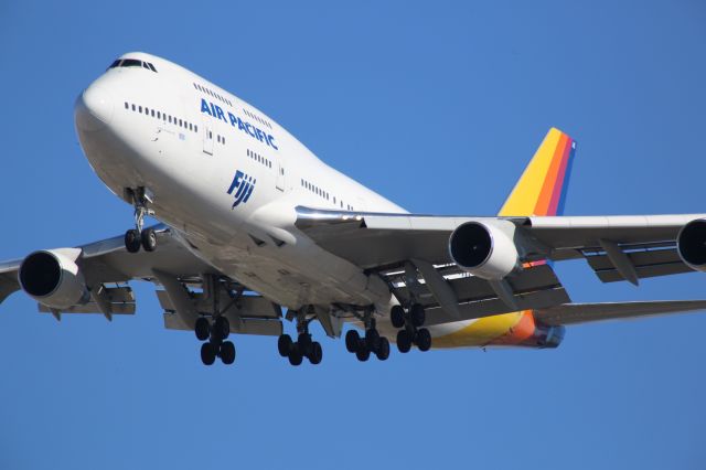 Boeing 747-400 (DQ-FJK)