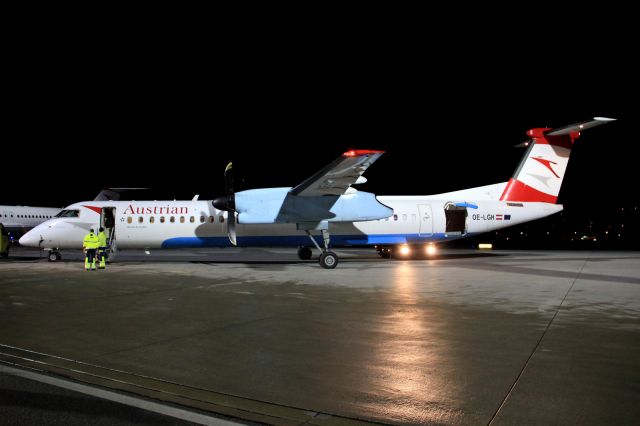 de Havilland Dash 8-400 (OE-LGH)