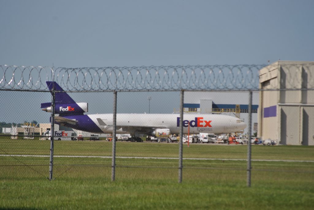 Boeing MD-11 (N603FE) - Got this photo driving around the airport with my father.