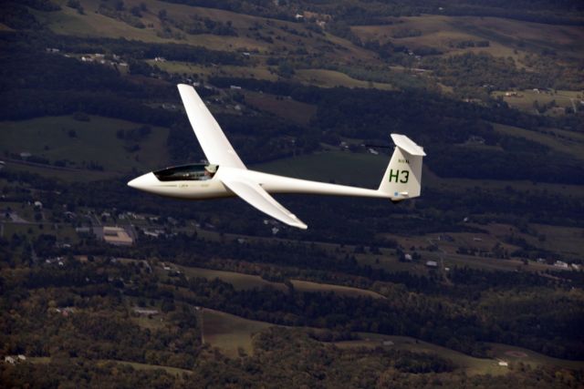 Unknown/Generic Glider (N16AL) - Thermalling over the Shenandoah Valley