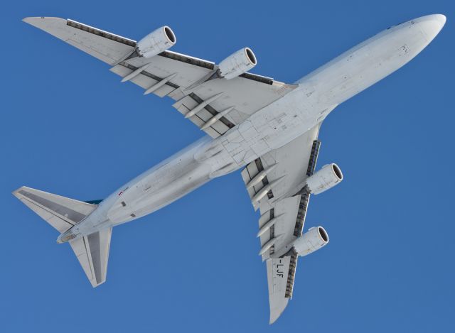 Boeing 747-200 (B-LJF) - Just closed the landing gears...