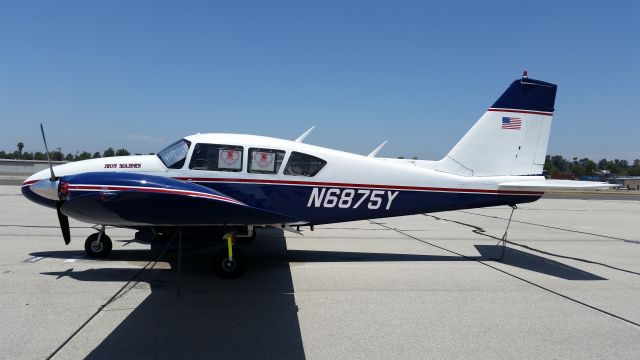 Piper Apache (N6875Y) - 1969 PIPER PA-23-250