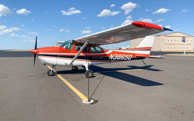 Cessna Skyhawk (N3865Q) - American Patrols' Cessna 172L all buttoned up for an overnight stay at Wilbarger County Airport. 