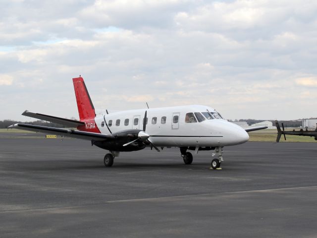 Embraer EMB-110 Bandeirante (N73RA)