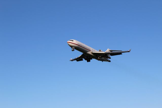 BOEING 727-200 (N725CK) - Photo of an old 727 used to carry horses. Photo taken form entrance of Fort Snelling State Park. Runway 30L