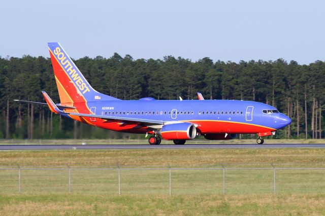 Boeing 737-700 (N295WN)