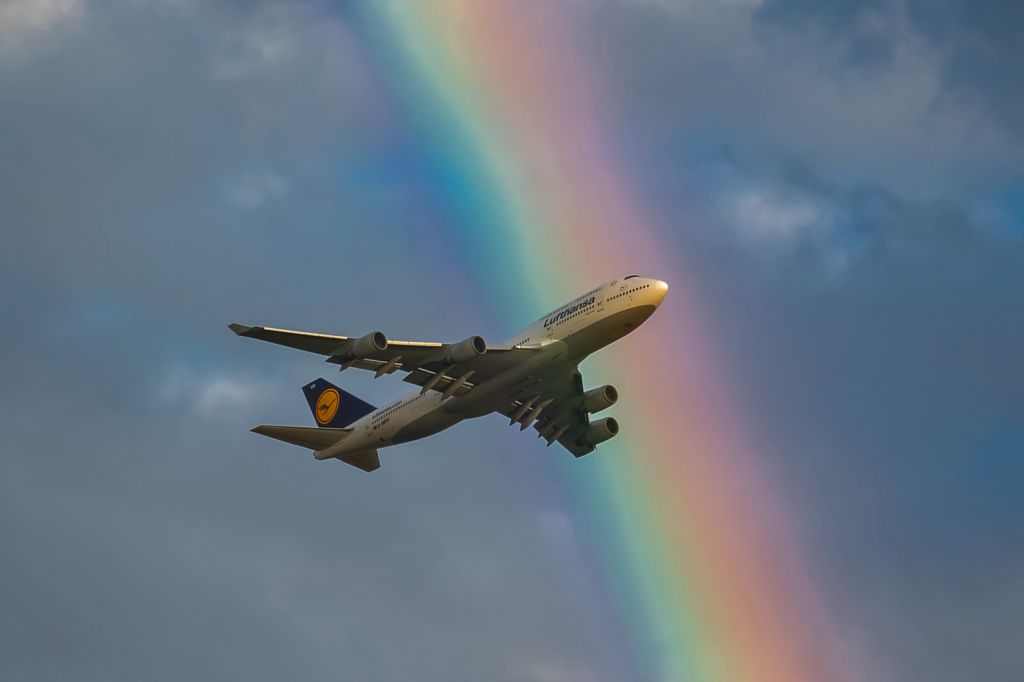 Boeing 747-400 (D-ABVY) - kissing the rainbow