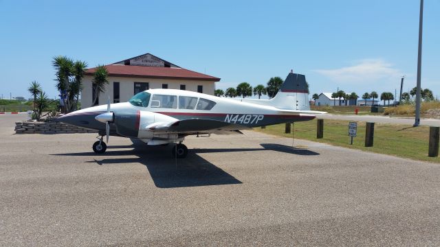 Piper Apache (N4487P)