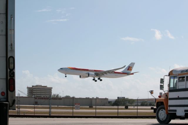 — — - LANDING AT MIAMI