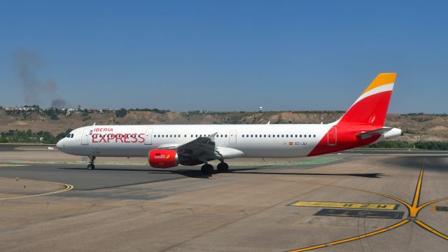 Airbus A321 (EC-JLI) - Iberia Express Airbus A321-213 EC-JLI in Madrid 