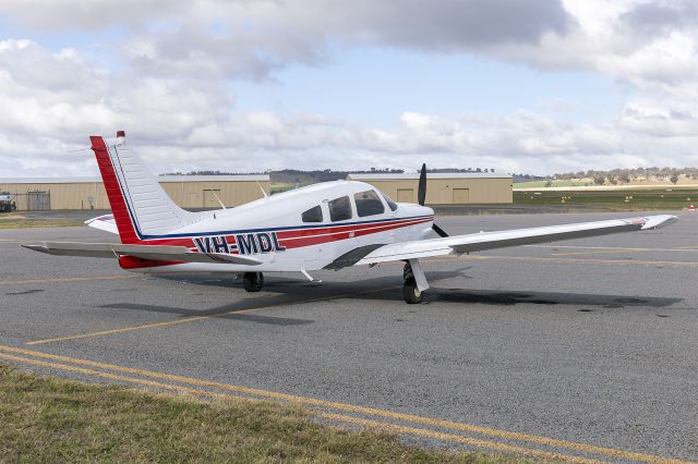 Piper Cherokee Arrow (VH-MDL) - Piper PA-28R-201 Arrow (VH-MDL) at Wagga Wagga Airport