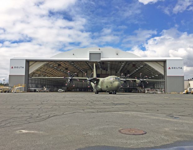 Lockheed C-130 Hercules (ZD888) - RAF- ASCOT flight