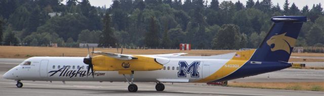 de Havilland Dash 8-400 (N403QX)