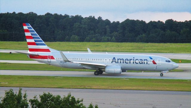 Boeing 737-800 (N834NN)