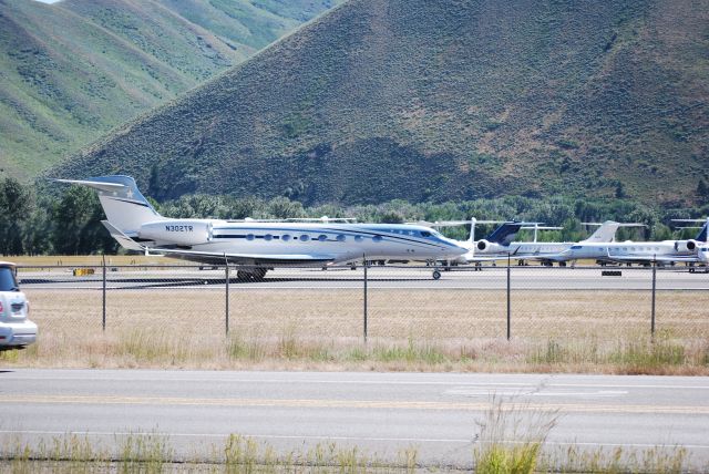 Gulfstream Aerospace Gulfstream G650 (N302TR)