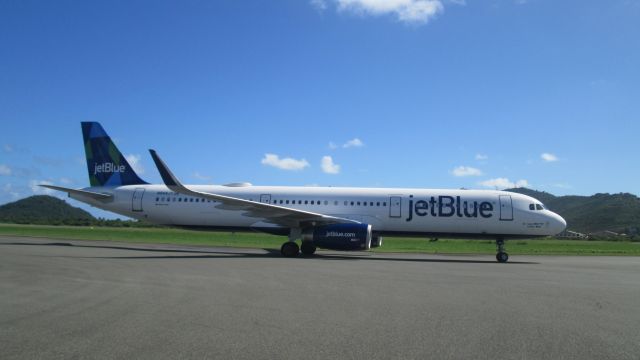 Airbus A320 (N944JT)