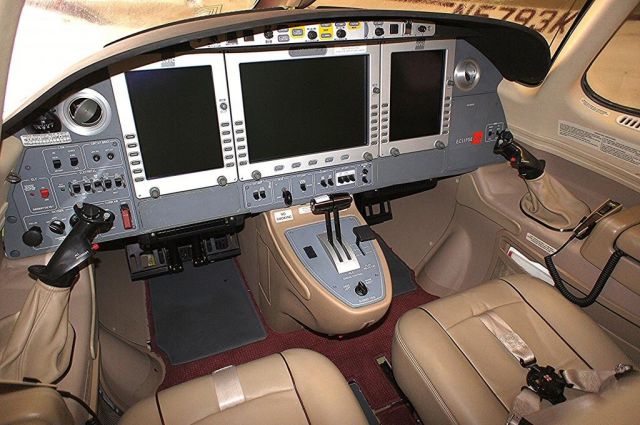 Eclipse 500 (N816KD)