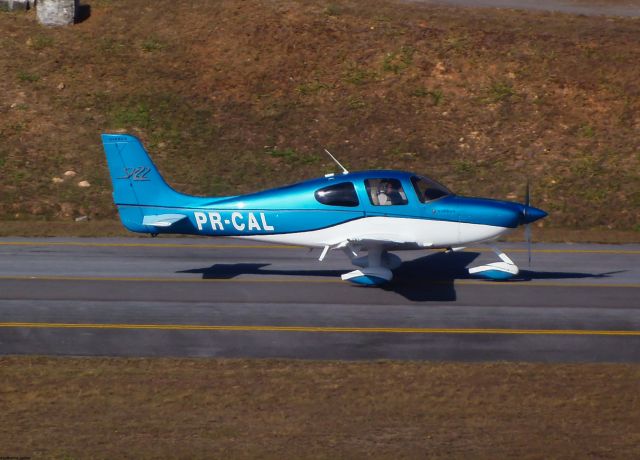 Cirrus SR-22 (PR-CAL)