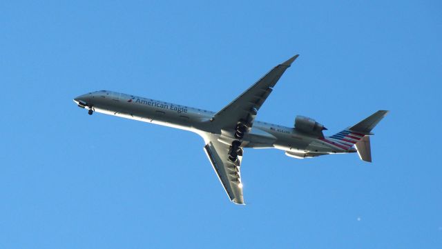 Canadair Regional Jet CRJ-900 (N582NN) - Walking on Genesee Riverway Trail near Middle Falls