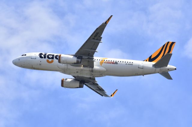 Airbus A320 (B-50015)