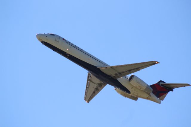 Boeing 717-200 (N945AT) - Plane Type: 1999 Boeing 717-200br /Route: CLT-ATL br /Airline: Delta Airlines br /Livery: br /Registration: N945ATbr /Owned By: Delta Airlines INCbr /Runway: 36C