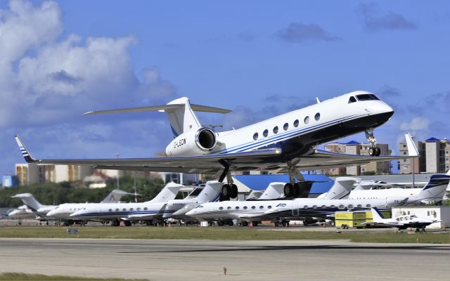 Gulfstream Aerospace Gulfstream V (G-LSCW)