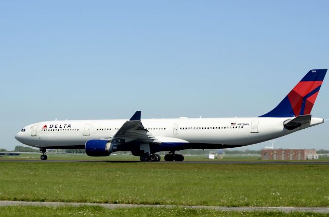 Airbus A330-300 (N812NW)