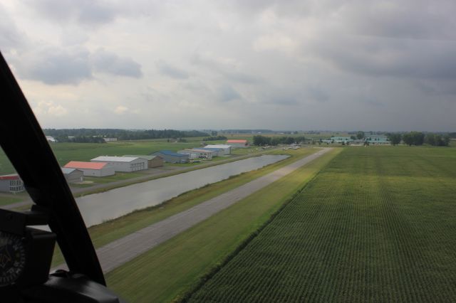 Cessna 206 Stationair (C-GVOZ) - Hughes Schweizer C 269 C-GVOZ Aéroport de St-Hyacinthe CSU3 QC. 09-08-2018