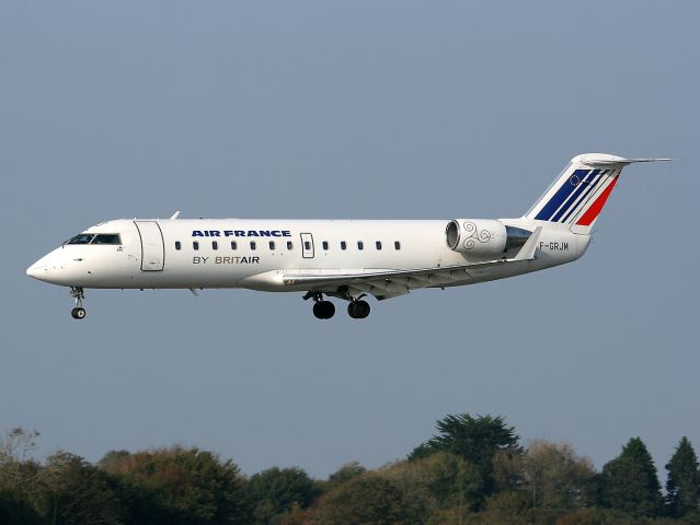 Canadair Regional Jet CRJ-100 (F-GRJM) - Canadair Regional Jet CRJ-100ER, Brest-guipavas Airport (LFRB-BES)