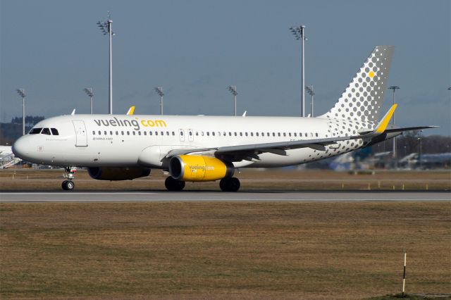 Airbus A320 (EC-MFM) - Airbus A320-232 Vueling EC-MFM EDDM/MUC 22.Feb.2016