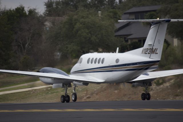 Beechcraft Super King Air 200 (N123ML)