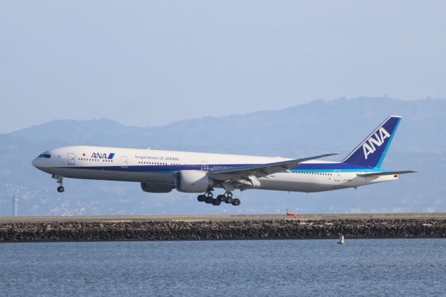 BOEING 777-300ER (JA782A)