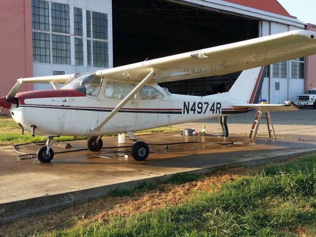 Cessna Skyhawk (N4974R)