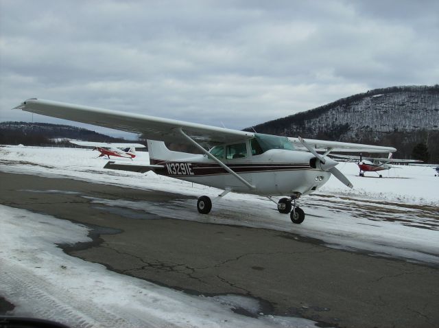 Cessna Skyhawk (N3291E)