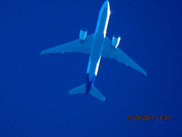 BOEING 777-200LR (N868FD)