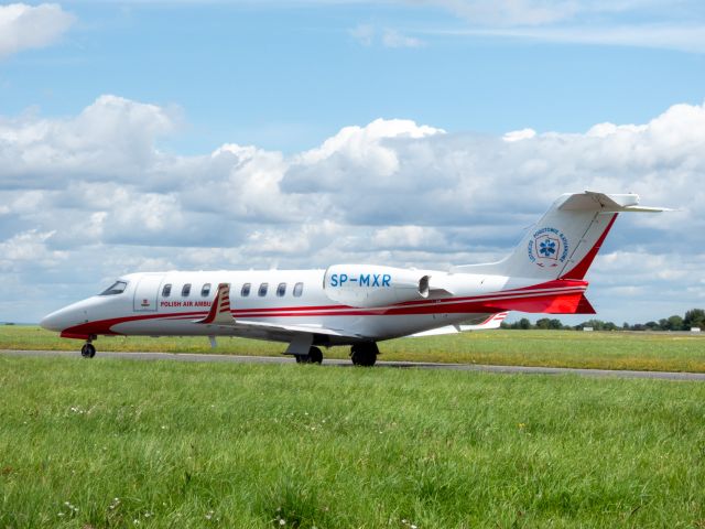 Bombardier Learjet 75 (SP-MXR)