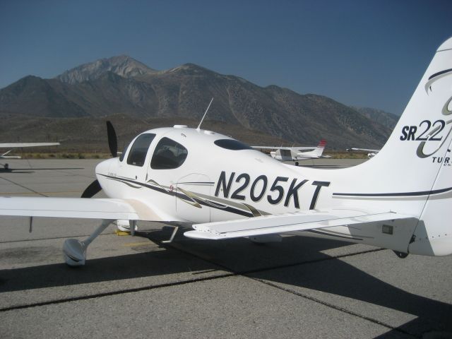 Cirrus SR-22 —