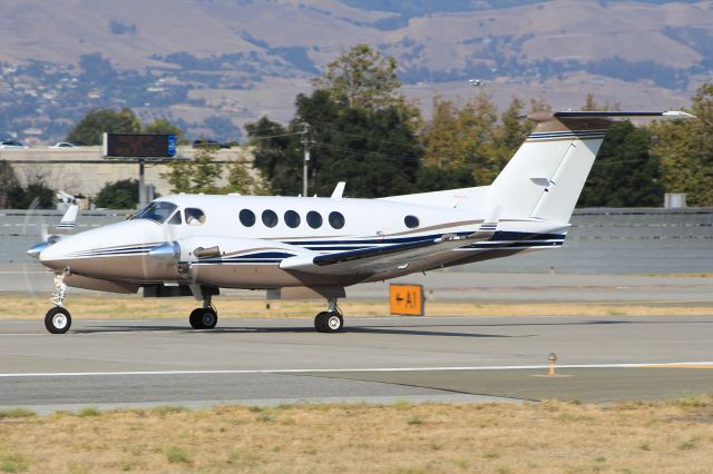 Beechcraft Super King Air 200 (N780KB)