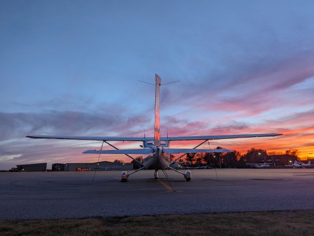 Cessna Skylane (N843TC) - Sunset calm