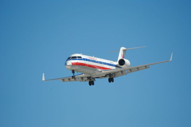 Canadair Regional Jet CRJ-200 (N907EV)