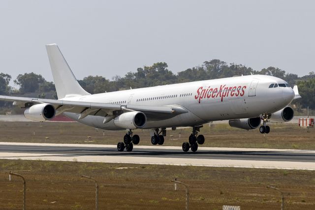 Airbus A340-300 (9H-JAI)