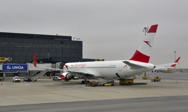 BOEING 767-300 (OE-LAY) - Austrian Airlines Boeing 767-3Z9(ER)(WL) OE-LAY in Vienna 